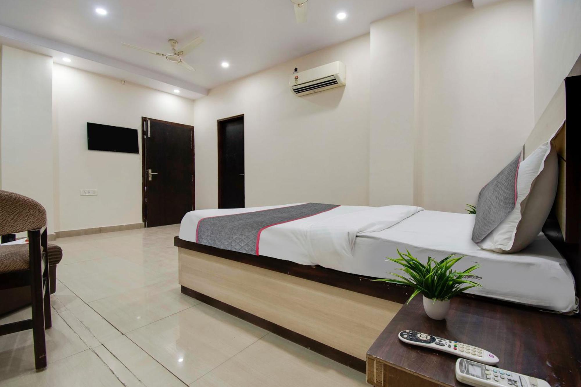 Capital O Pink Peral Hotel Jaipur Exterior photo