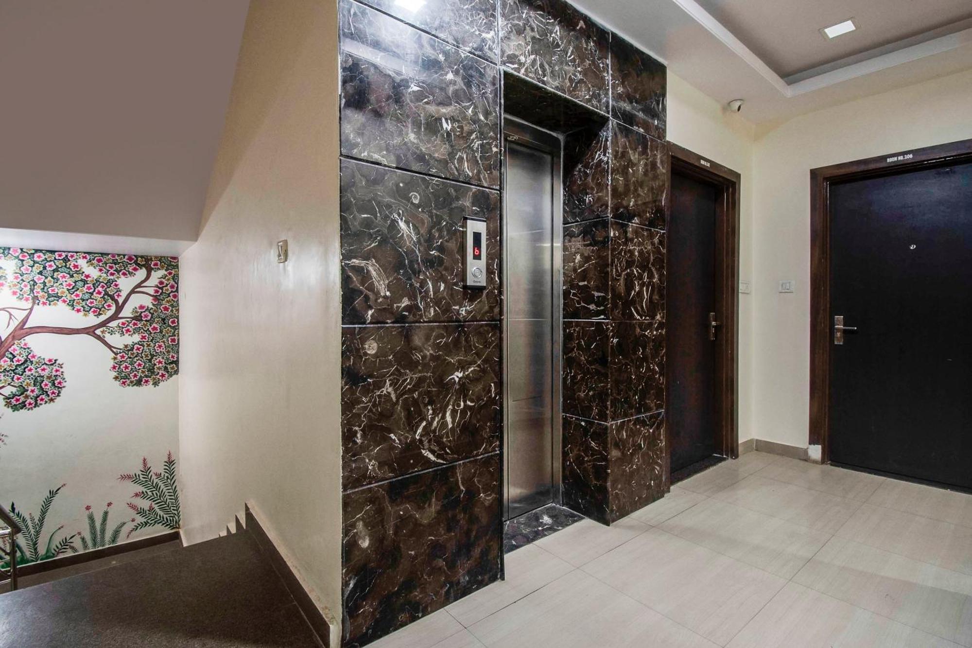 Capital O Pink Peral Hotel Jaipur Exterior photo